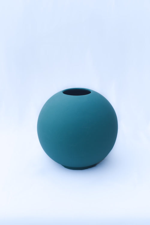 Artful Curve Vase