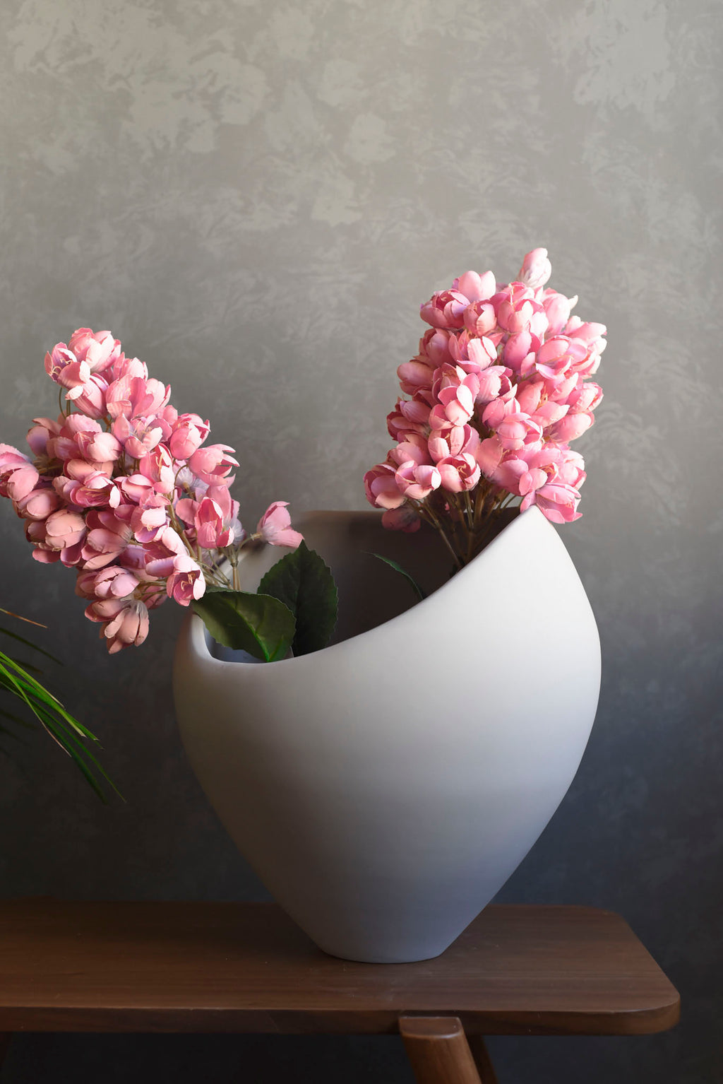 Short Feather Bloom Vase