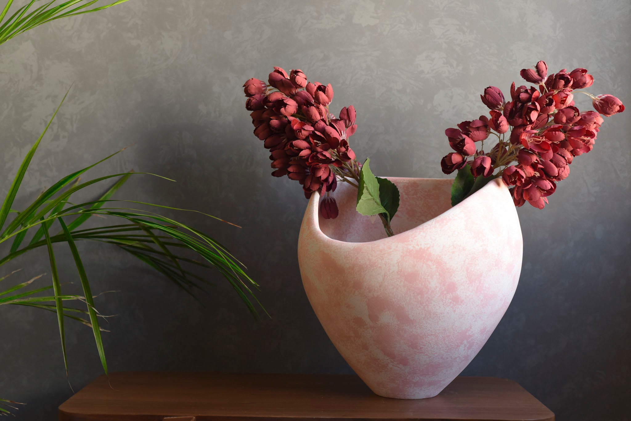Short Feather Bloom Vase